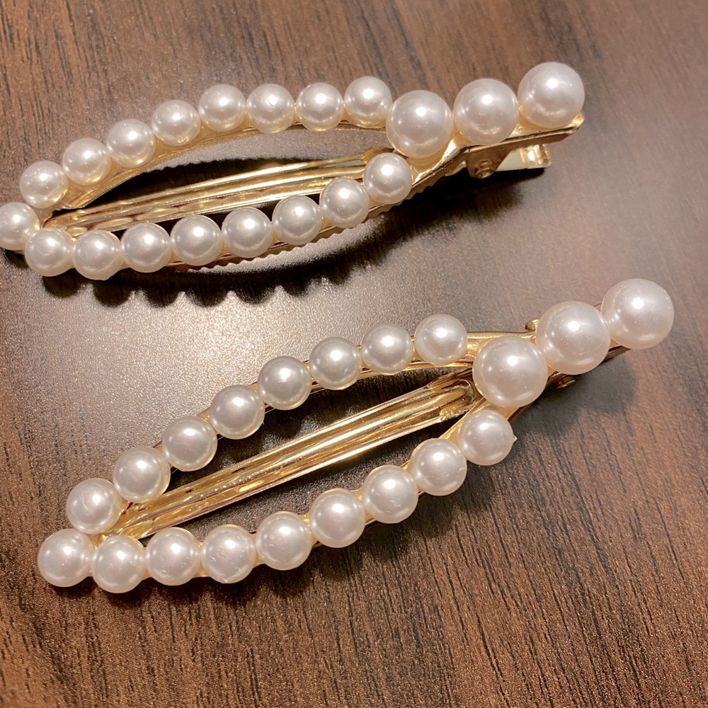 Set of Pearl Style Hairpins